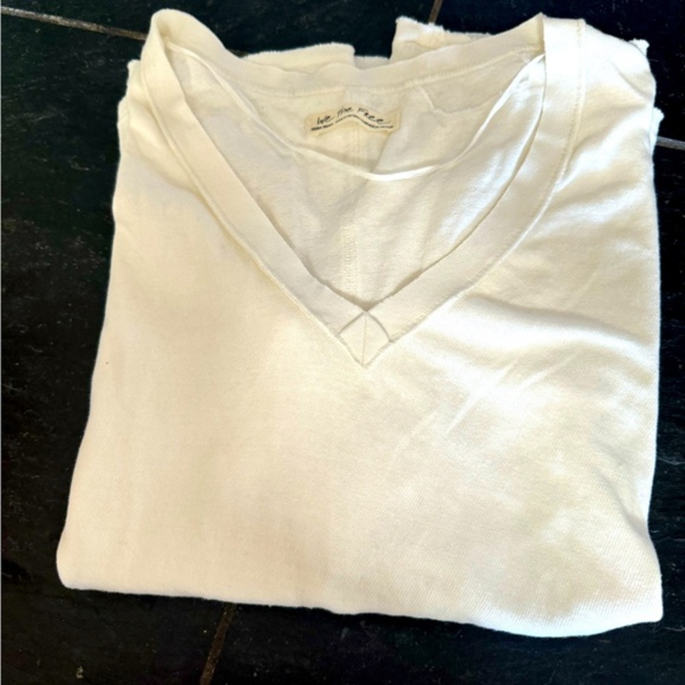 We The Free White V-Neck T-Shirt- lots of fun details zoom in to see 👀brand NEW!